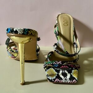 Black and Pink Heeled Sandals with Strappy Design